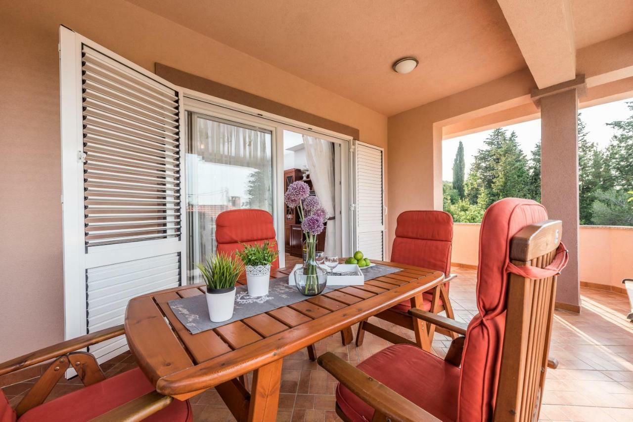 Apartments Jelavic Sutomiscica Екстериор снимка
