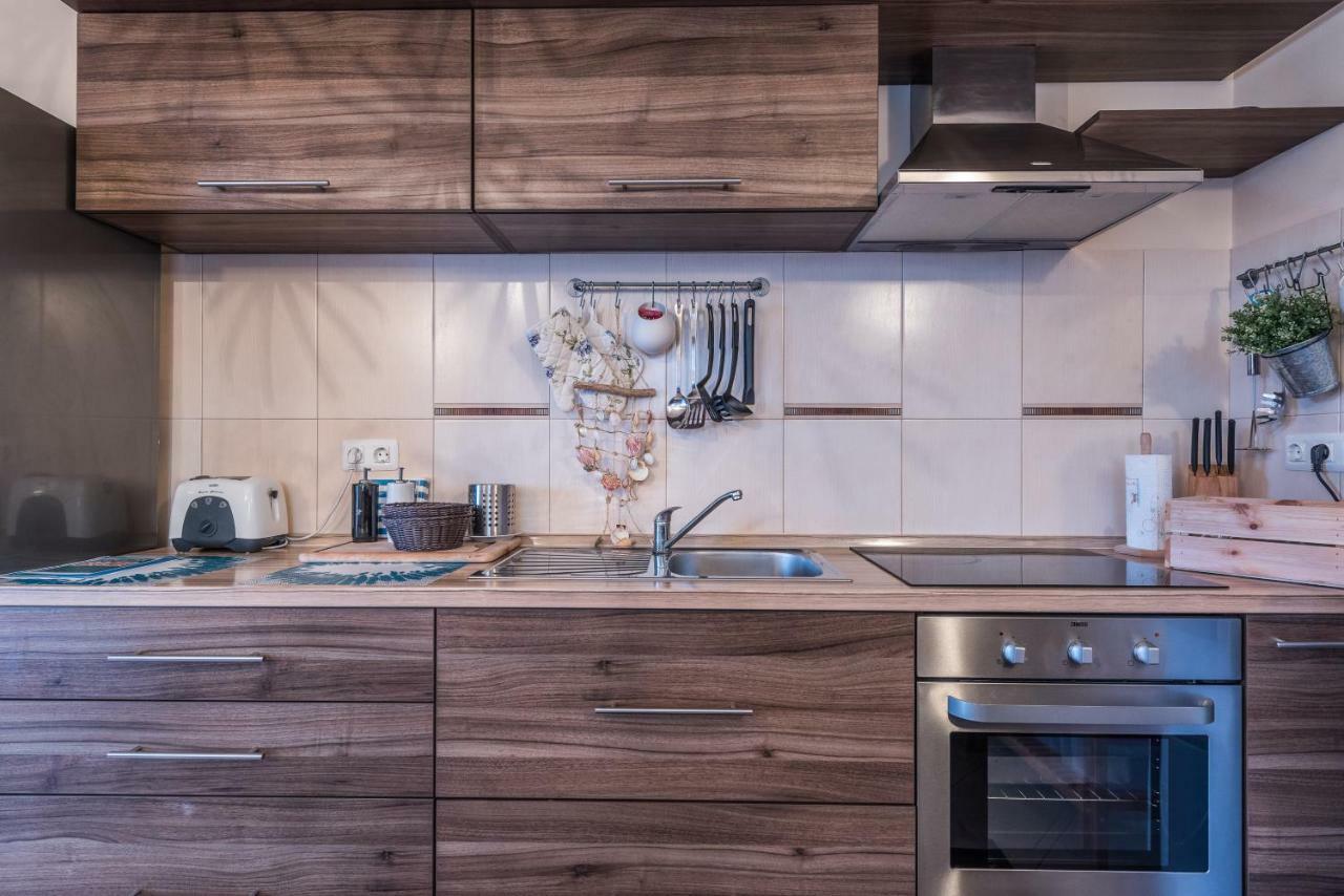 Apartments Jelavic Sutomiscica Екстериор снимка