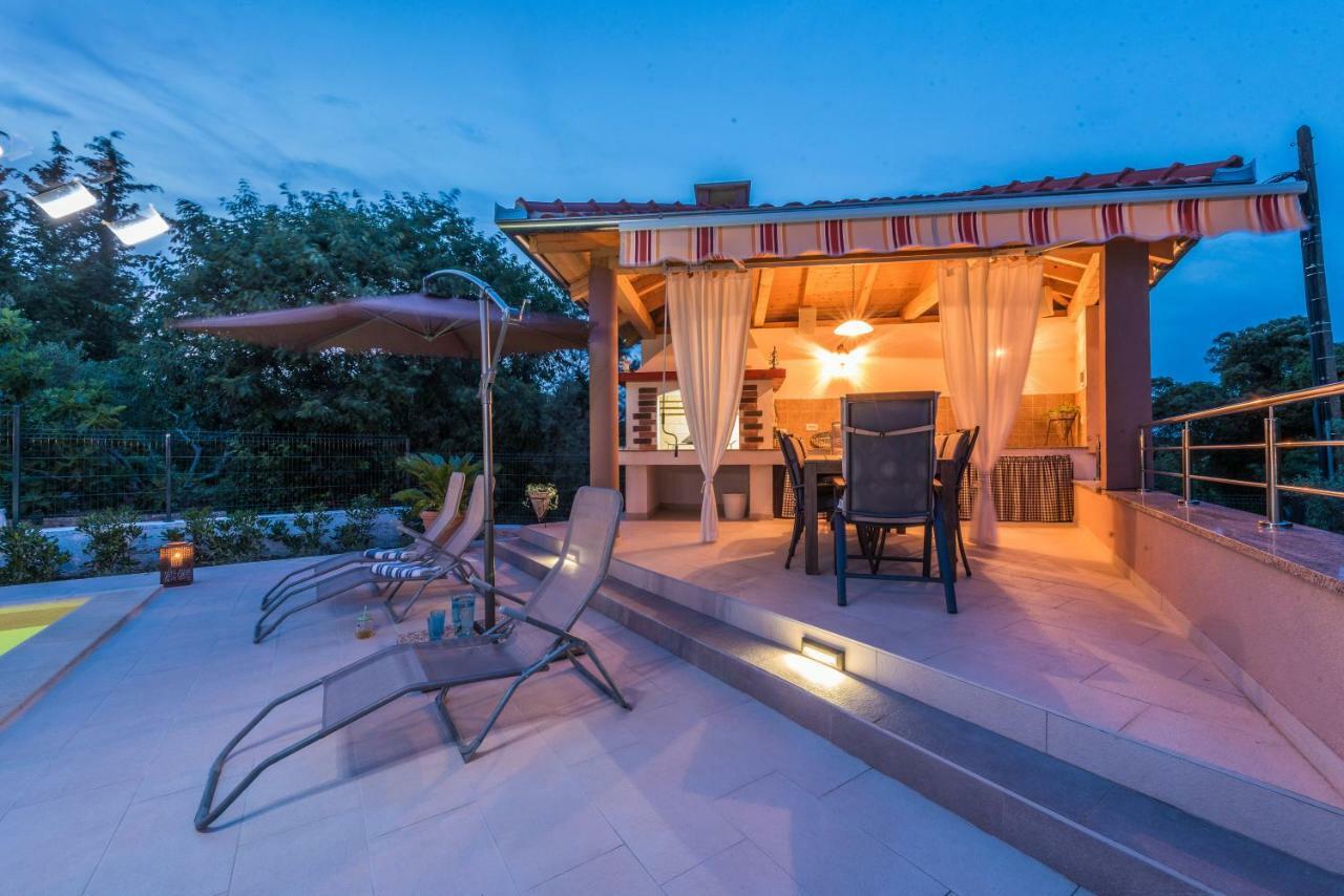 Apartments Jelavic Sutomiscica Екстериор снимка