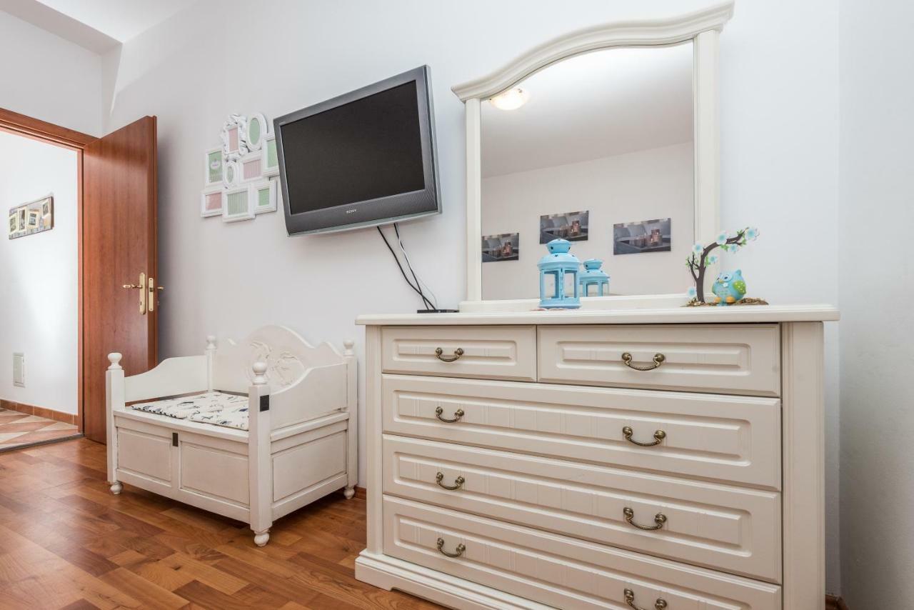 Apartments Jelavic Sutomiscica Екстериор снимка