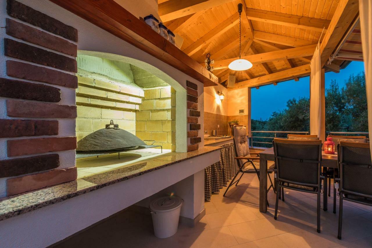 Apartments Jelavic Sutomiscica Екстериор снимка